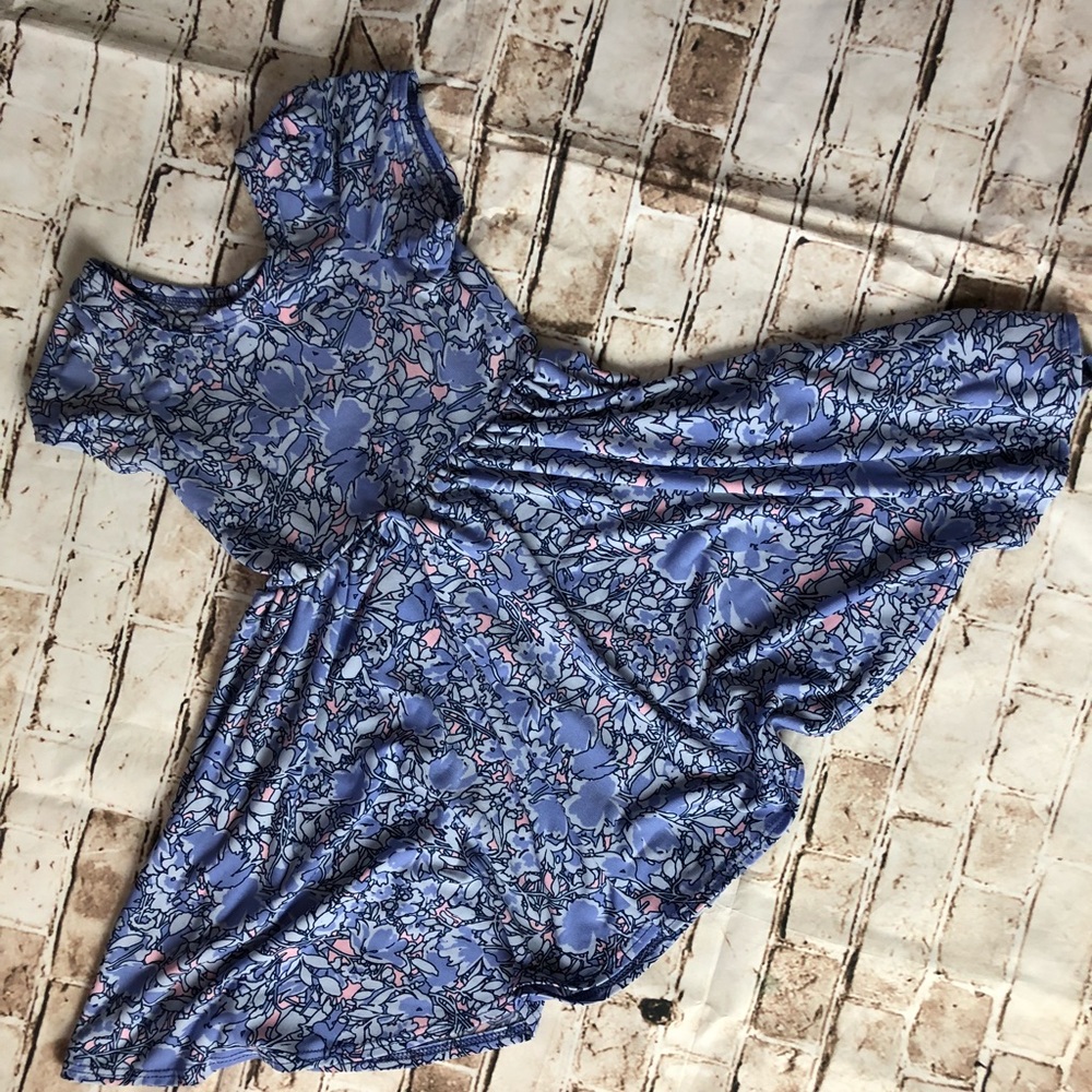 Dot Dot Smile. Size 2. Lularoe